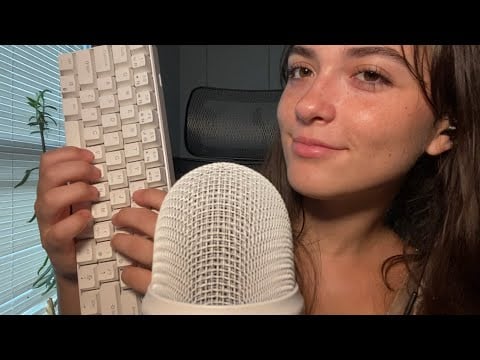ASMR | keyboard clicking and fabric scratching