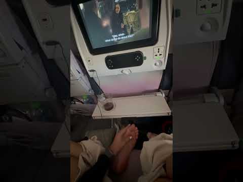 Do you also take off your shoes during long flights?  #feet #flight #barefeet #pedicure #soles #usa