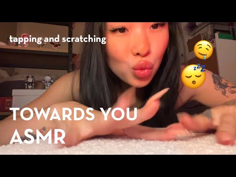 ASMR | tapping and scratching towards you 😴 | mouth sounds
