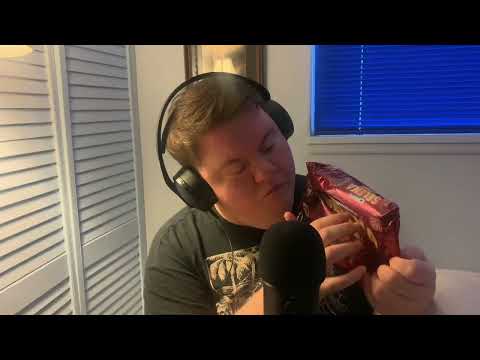 ASMR EATING SELENA GOMEZ ORERO’S + VEGGIES 