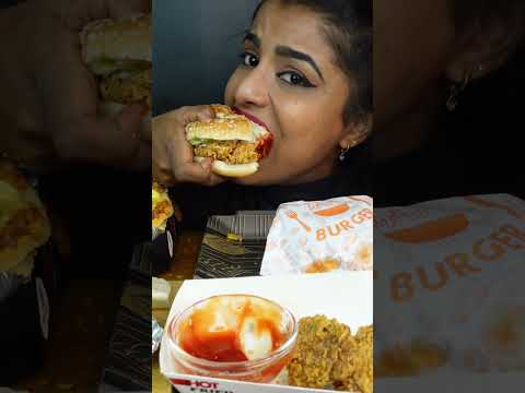 ASMR Eating Veg Burger,Cheese Pizza,Spicy Fried Chicken Burger,Wings Street Food ASMR Eating Mukbang