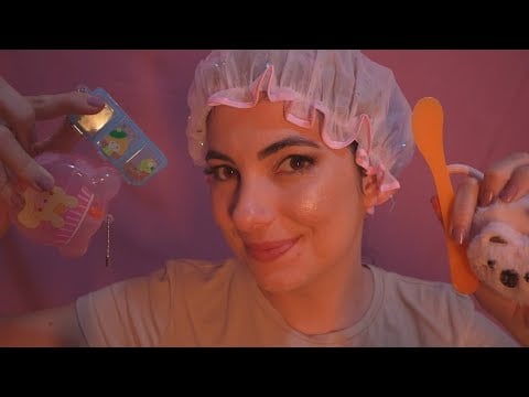 ASMR: ESSA ENFERMEIRA É MUITO CARINHOSA...Te da triggers bons!