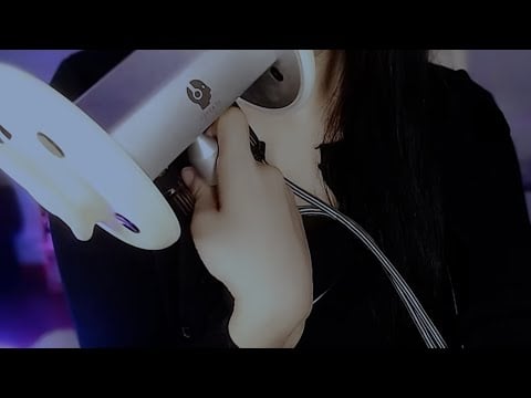 ASMR - Intense fast tongue fluttering (looped at minute 2:40)
