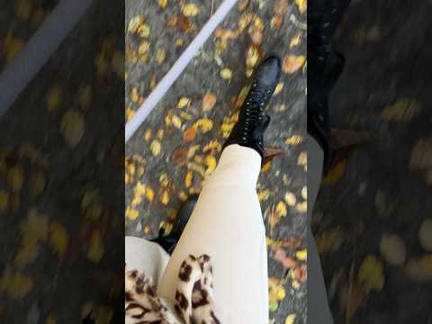ASMR mit Leggings und schwarzen Boots. 🤭