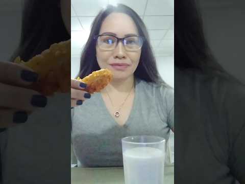 SPICY CHICKEN WITH MILK#shortsfeed #mukbang #americanmukbangers #shortvideo #shortviral #food #milk
