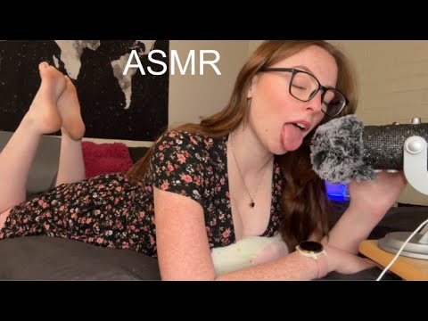 ASMR - Mouth Sounds W/ Gum Chewing 😍