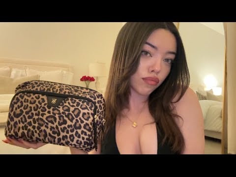 ASMR What’s In My Makeup Bag! 