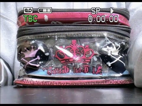 what's in my makeup bag asmr