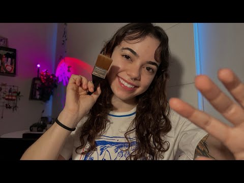 ASMR | Amiga fazendo carinho no seu rosto enquanto conversam