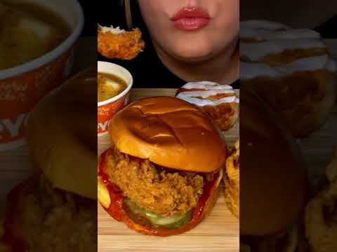 Eating Popeyes #shorts #asmr #asmrsounds #popeyes
