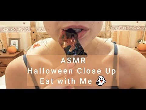 ASMR - Halloween Close Up Eat with Me 👻