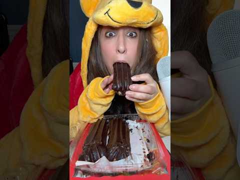 Chocolate Eclairs ASMR eating sounds #mukbang