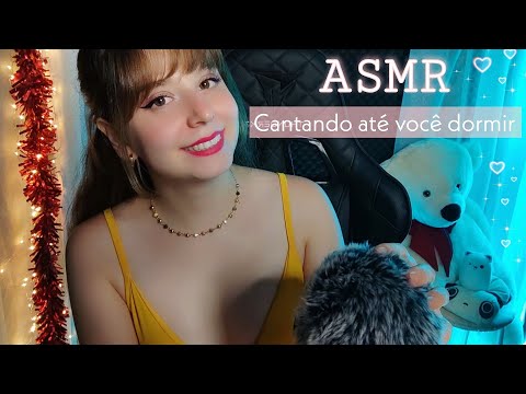 ASMR | Cantando e fazendo cafuné até você dormir 🎶