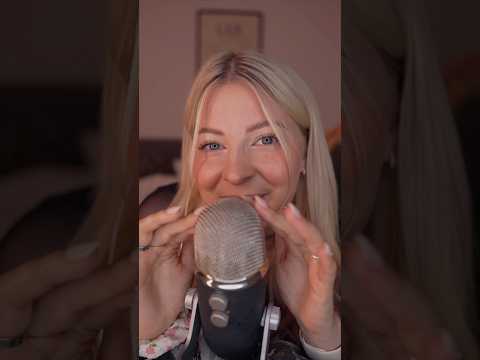 Nimmt es mit Humor 🥹💗 Instagram: asmrjanina ✨Woher kommst du? #asmr #asmrdeutsch #tingles #sleep