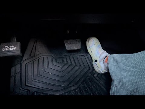 Car ASMR ( tapping & revving )