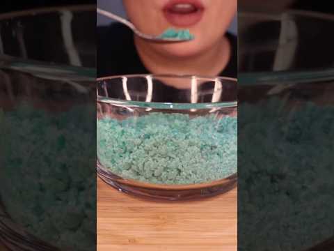 Popping Candy 🍭 #asmr #candy #food #fallintoshorts