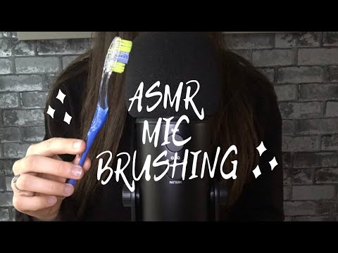 ASMR MIC BRUSHING WITH A TOOTHBRUSH (No talking)