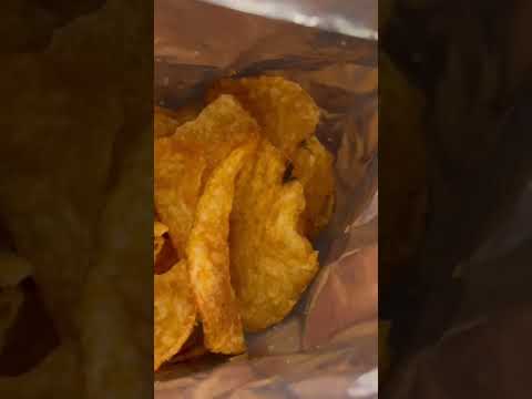 How to eat potato chips