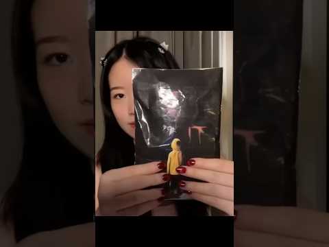 Paper squishy horror movies?! #asmr