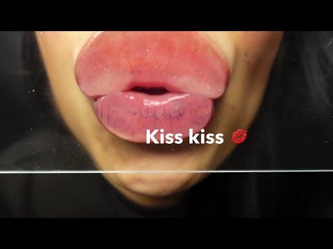 GIANTESS KISSES ON tiny Piece of glass and mannequin