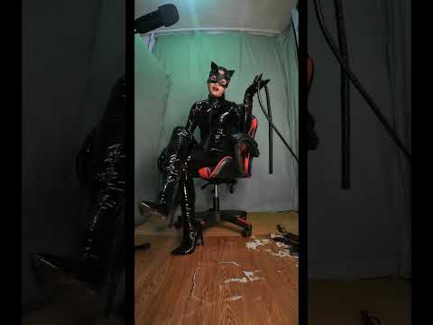 #shinyoutfit #latex #goddessvibes #keyholder #thighhhighboots