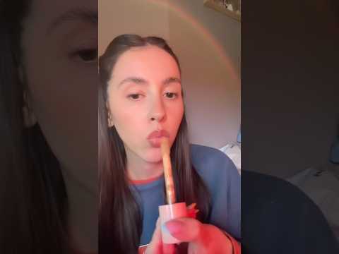ASMR- Kiss painting your makeup💄#asmr #fastasmr #kisses #makeup