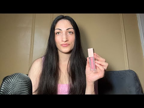 ASMR| APPLYING LIPGLOSS AND BRUSHING MY HAIR