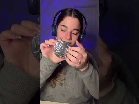 ASMR soft spoken tapping en diferentes objetos