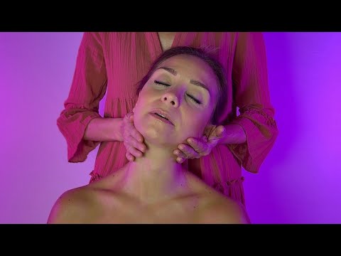 ASMR su PERSONA REALE |  MASSAGGIO SPALLE e COLLO con OLIO AROMATICO e BRUSHING HAIR con Sara