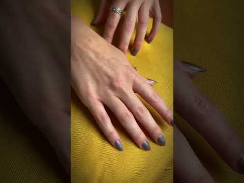 Tingly fabric scratching ✨ #asmr #fabricscratching #scratchingsounds