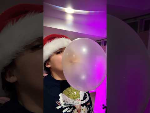 BUBBLE GUM ASMR | blowing chewing bubble gum sounds #xmas #asmr #bubblegum