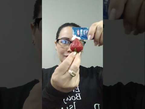 EAT STRAWBERRY WITH MAYONNAISE # #everyone #mukbang #shortsfeed #strawberry #onebite