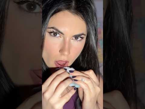 ASMR en Español | Probándome labiales 🫦 #asmrshorts