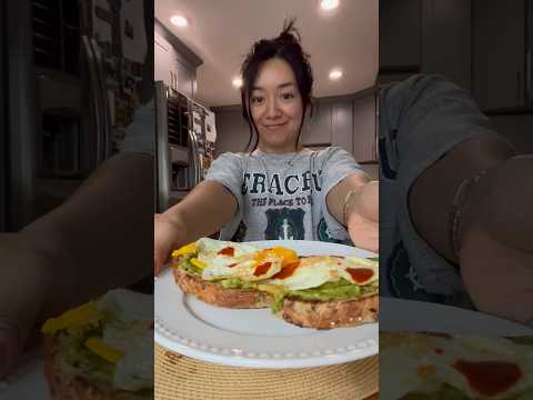 ASMR making an ugly avocado toast #asmreating  #asmr #asmrsounds