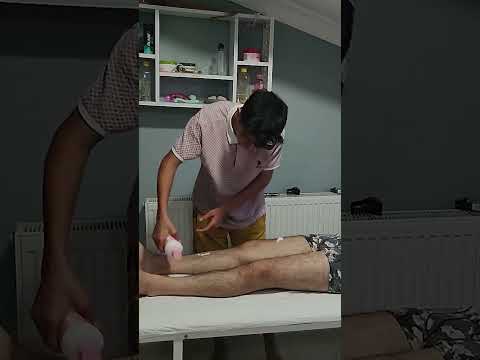 MASSAGE THAT RELIEVES STRESS IN THE QUADRICEPS #satisfying #relaxing #asmr #shorts #massage