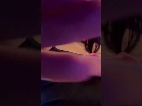Duerme en mis piernas mientras te hago cariñitos ASMR 💖😍 #asmr #asmrcommunity #asmrsounds #viral