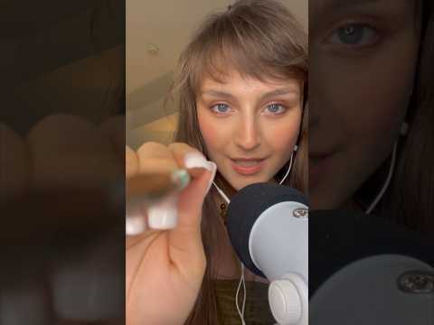 💚 ASMR: Green Triggers • • • #asmr #asmrsounds #asmrvideo #mouthsounds #tapping #asmrvideo