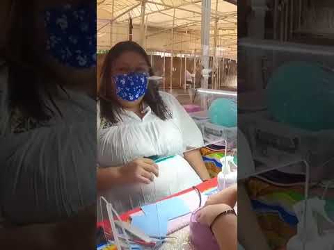 Manicurista del Callejón de la Belleza en CDMX me habla de comida mexicana #mexico #streetbeauty