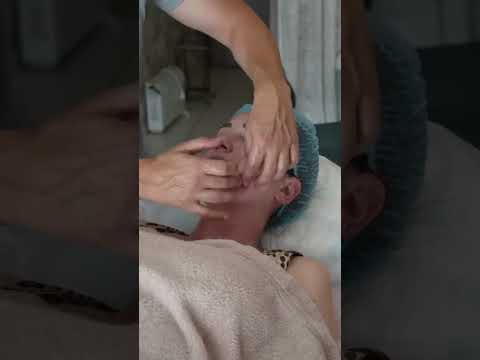 Alucinarás con los rápidos movimientos de este masaje griego 💆🏼‍♀️🇬🇷 #massage #facial #short