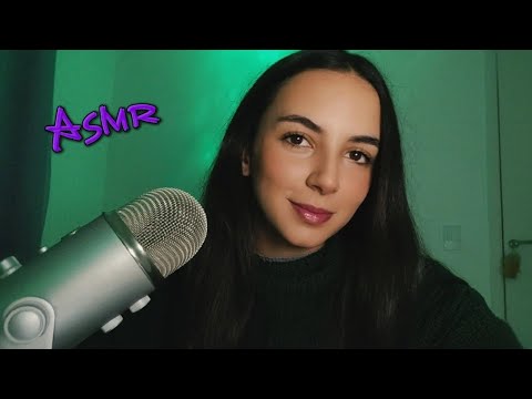 ASMR lendo histórias para dar arrepio na nuca! (Sussurro e sons de livro)✨