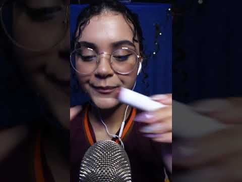 ASMR- Posso passar esse gloss em você?
