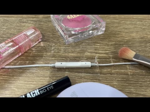 ASMR Doing Your Makeup on Earphone for 1 Minute [Lofi ASMR] 💄❤