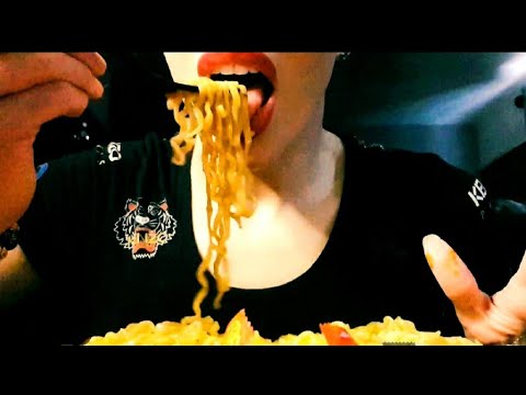 ASMR eating volcano nuclear noodles🌶🌶🌶🔥🔥 sounds