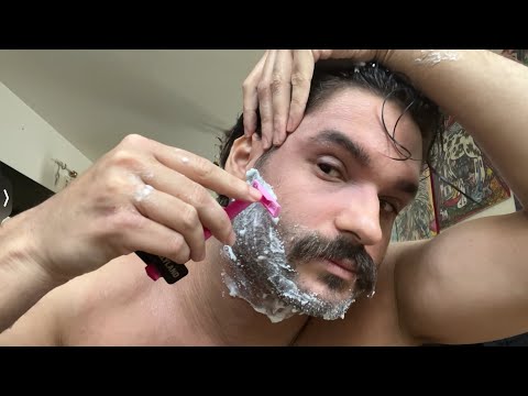 ASMR FRANÇAIS | JE RASE MA BARBE AVEC VOUS (BRUIT DE MOUSSE, CHUCHOTEMENT ..)
