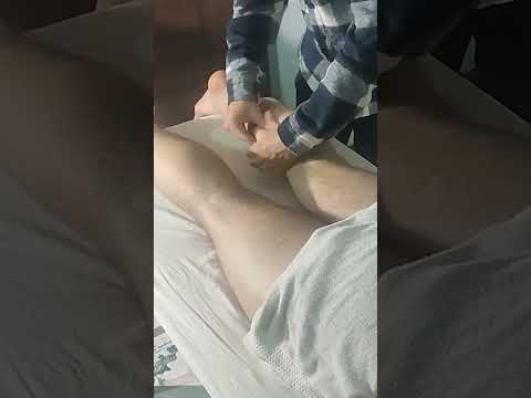 BACK LEG RELAXING MASSAGE WITH ASMR SOUNDS #massage #satisfying #relaxing #asmr #shorts