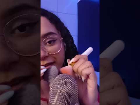 ASMR- pincel no microfone