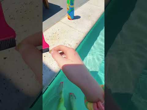 windy asmr loud mic blowing #asmr #lofiasmr #relax #poolasmr #relaxandplay