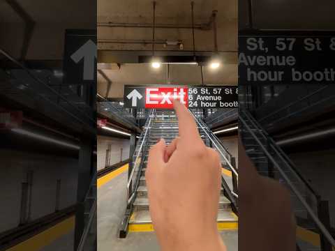 ASMR in the NYC Subway 🚊🍎 #asmr