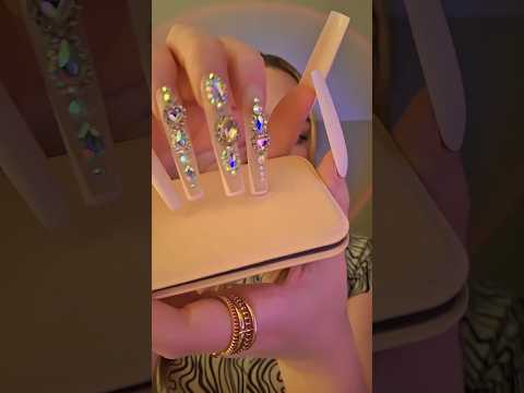 asmr tapping w XXL nails