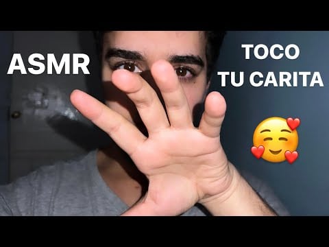 ASMR toco tu carita con sonidos de boca y visual….